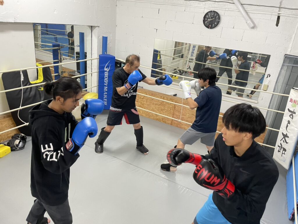 ワイルドシーサー沖縄・石垣ジムの練習風景 - キックボクシングジム